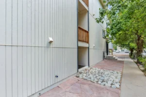 Community exterior walkway at Goss Commons, apartments near University of Colorado Boulder