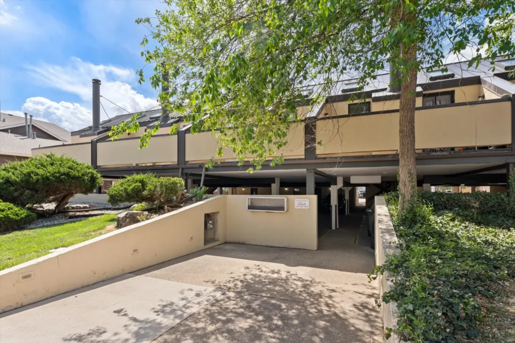 Community patio at Canyon Crest, Boulder apartments