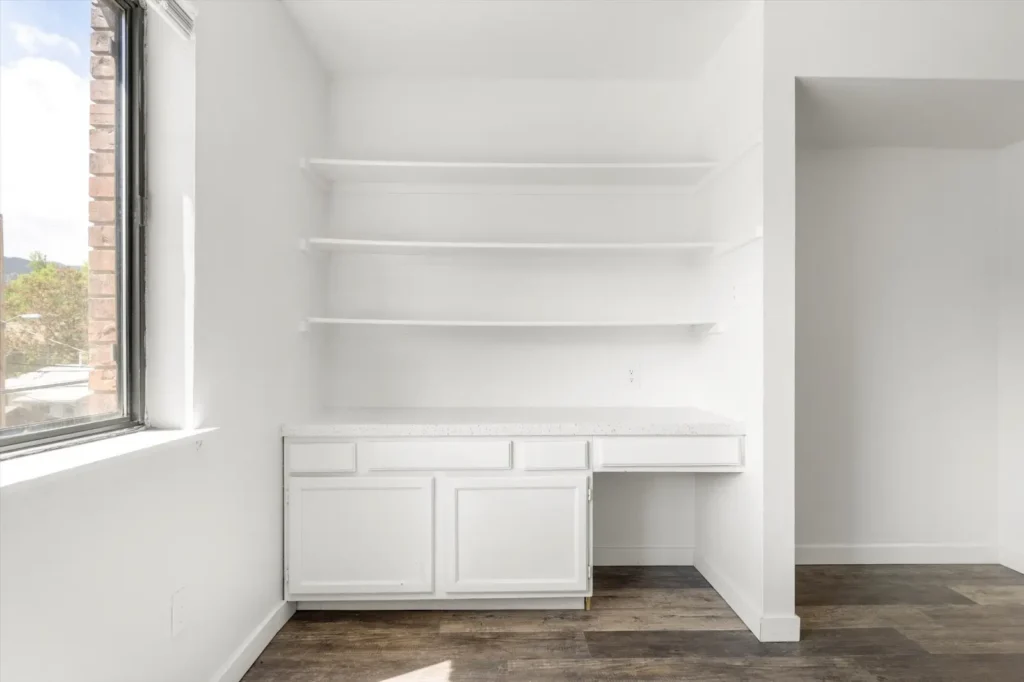 Built-in shelving at Boardwalk Realty Boulder, Boulder apartments