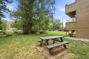 Creekside Apts