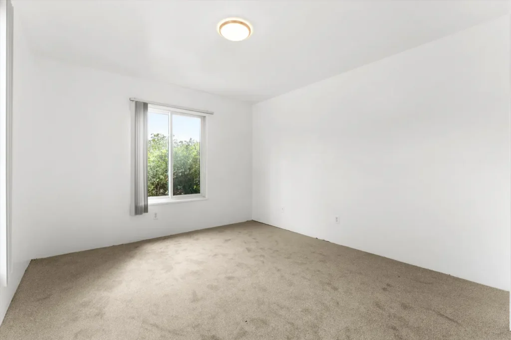 bedroom with natural light at Mohawk Junior, apartments in Boulder, Colorado for students