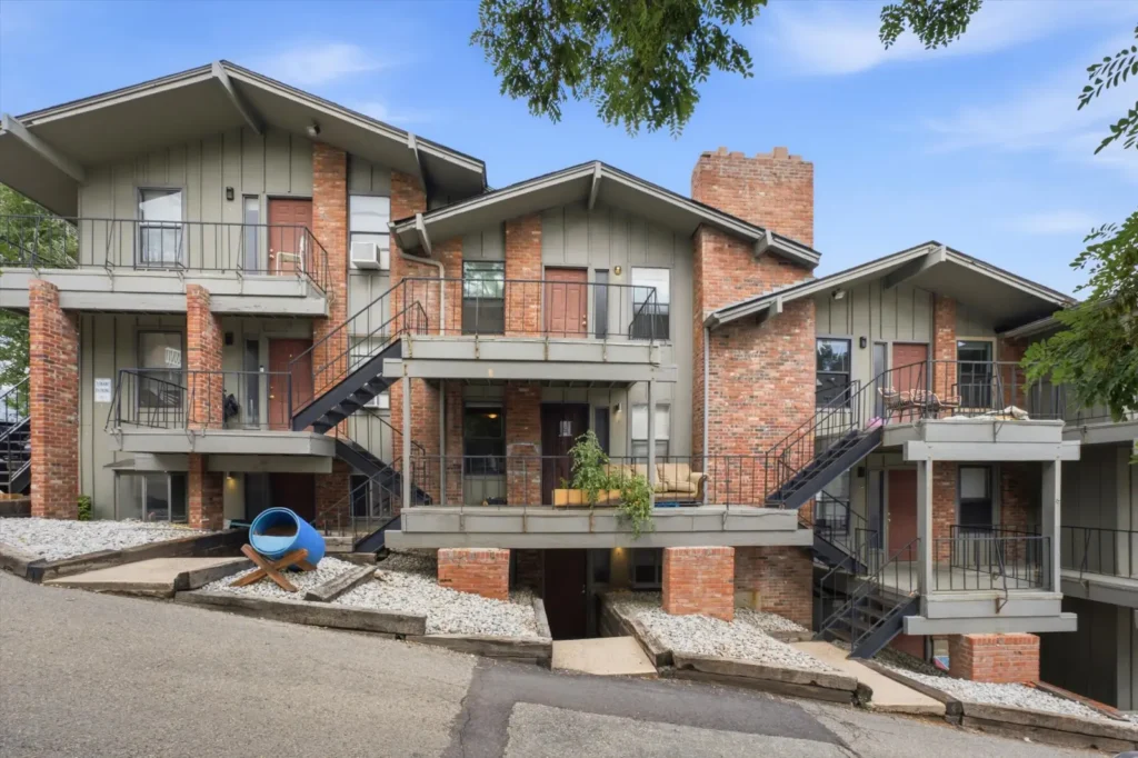 Broadway Apartments