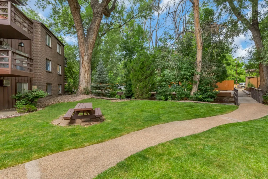 Community courtyard at The Cove, Boulder, CO apartments