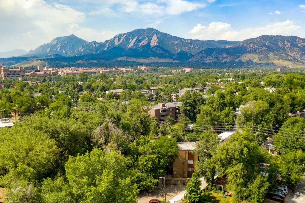 Mountain views near Creekside Apts, apartments Boulder, Colorado